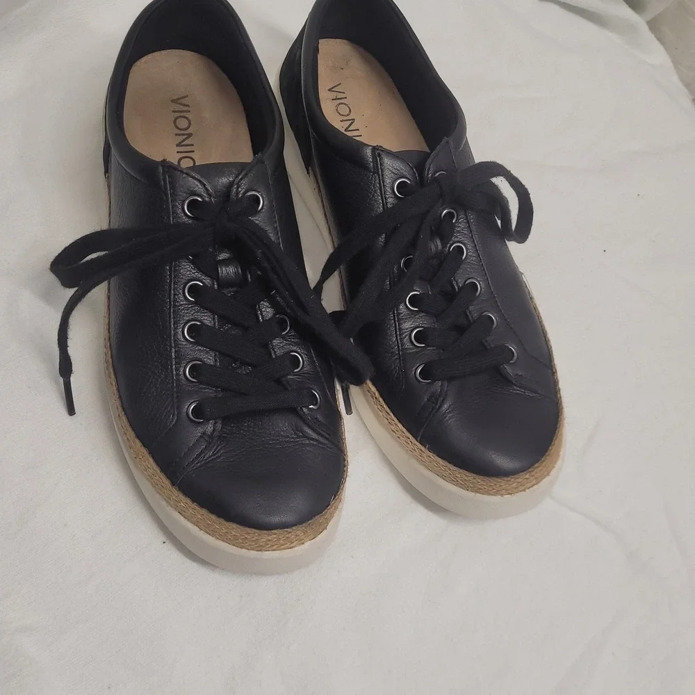 Vionic Elisia Black Leather Jute Trim Orthotic Sneakers Womens 10 Low Top Laces